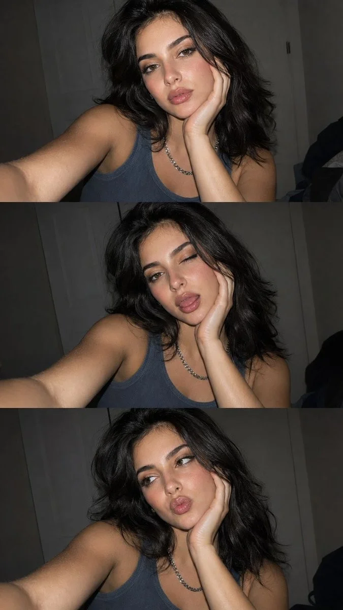 Stacked Smartphone Flash Selfie