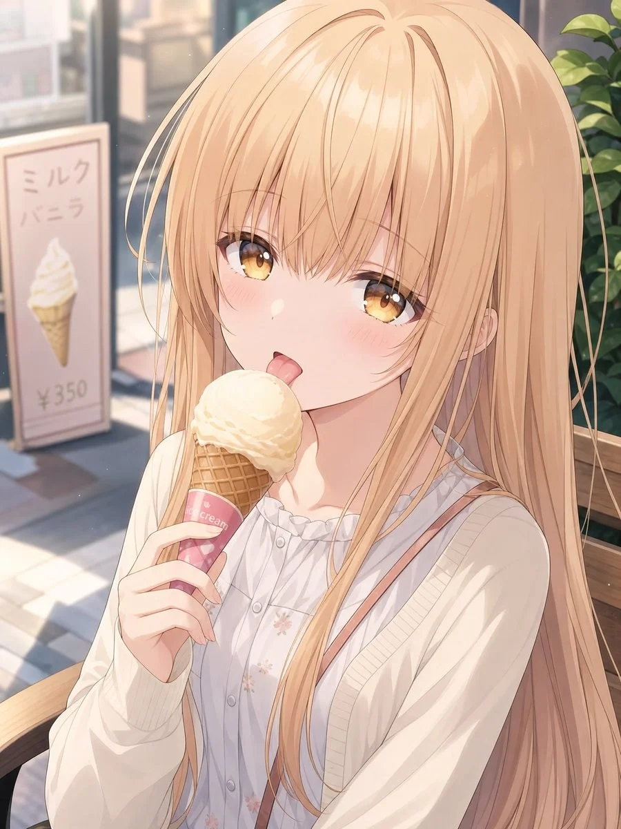 金发动漫少女与冰淇淋