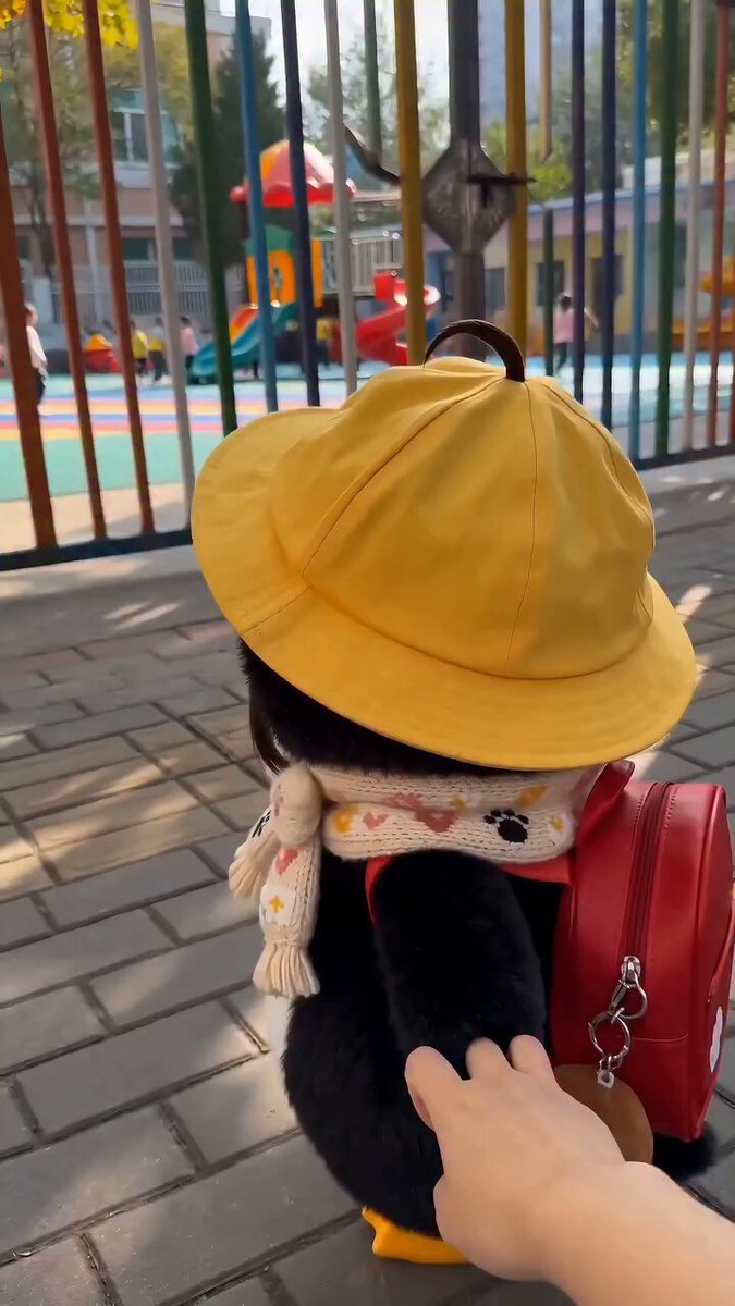 GuGuGaGa is heading to school!